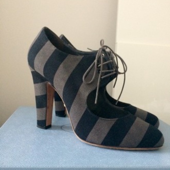 Prada Black/Grey Pumps - Picture 2 of 6